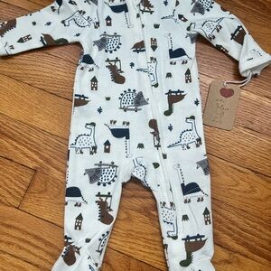 Dinosaur newborn zip-up one piece pajamas